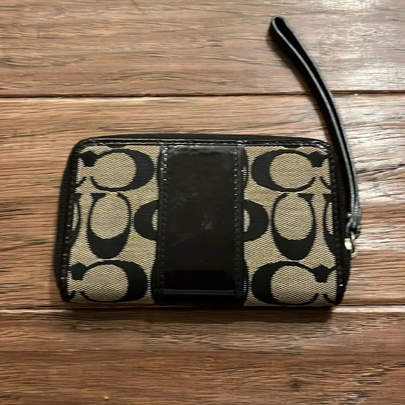 Coach Signature Accordion Zip Wallet - Picture 3 of 6